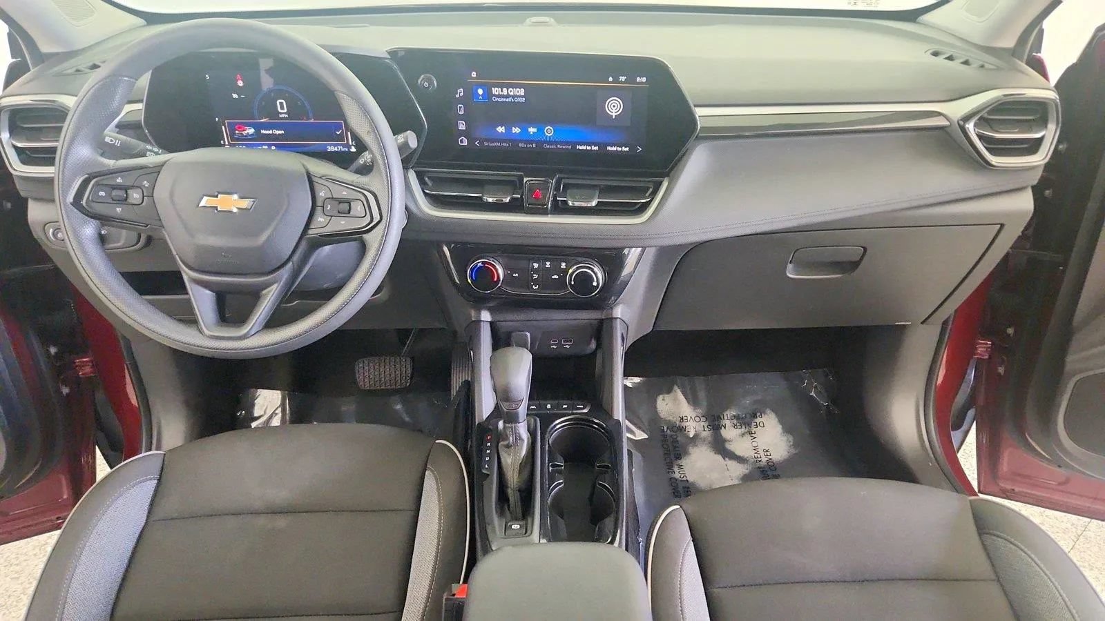 Used 2025 Chevrolet TrailBlazer LT AWD/4WD image 26
