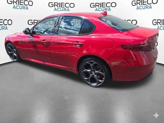 Used 2019 Alfa Romeo Giulia AWD w/ Nero Edizione image 5