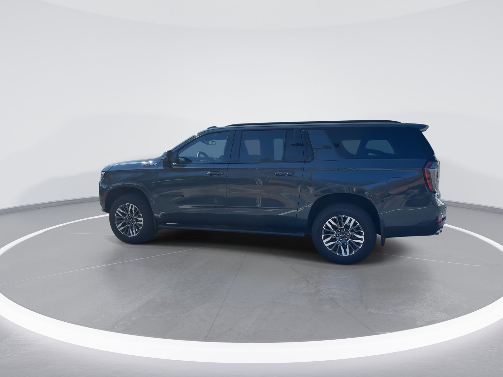 Certified 2025 Chevrolet Suburban Z71 w/ Comfort Package image 6