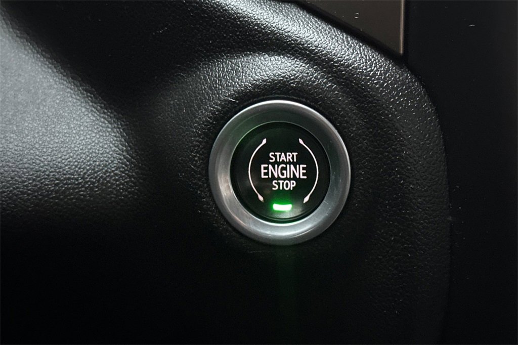 Used 2021 Chevrolet Silverado 1500 High Country w/ Technology Package image 23