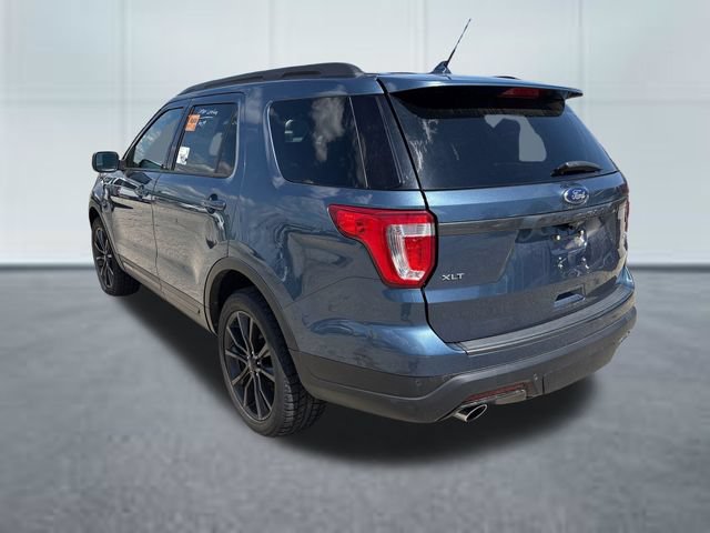 Used 2019 Ford Explorer XLT w/ XLT Sport Appearance Package AWD/4WD image 2