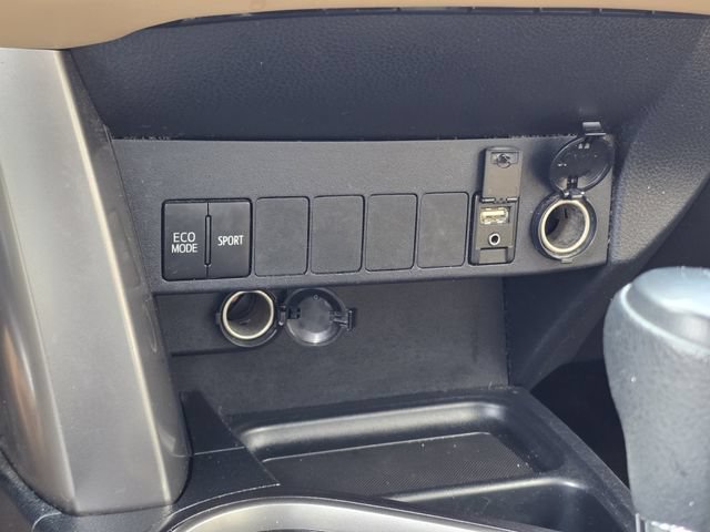 Used 2018 Toyota RAV4 XLE w/ Plus Extra Value Package FWD image 21