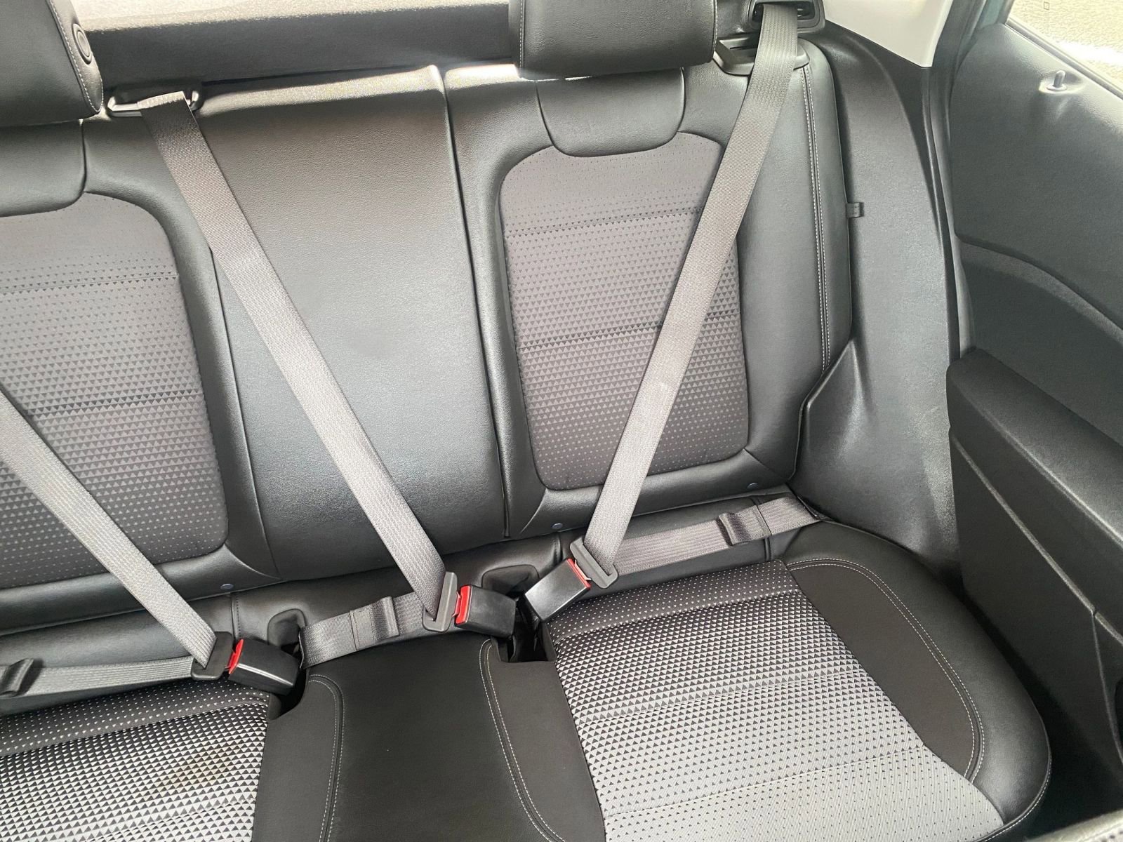 Used 2025 Chevrolet Trax LT w/ LT Convenience Package image 38