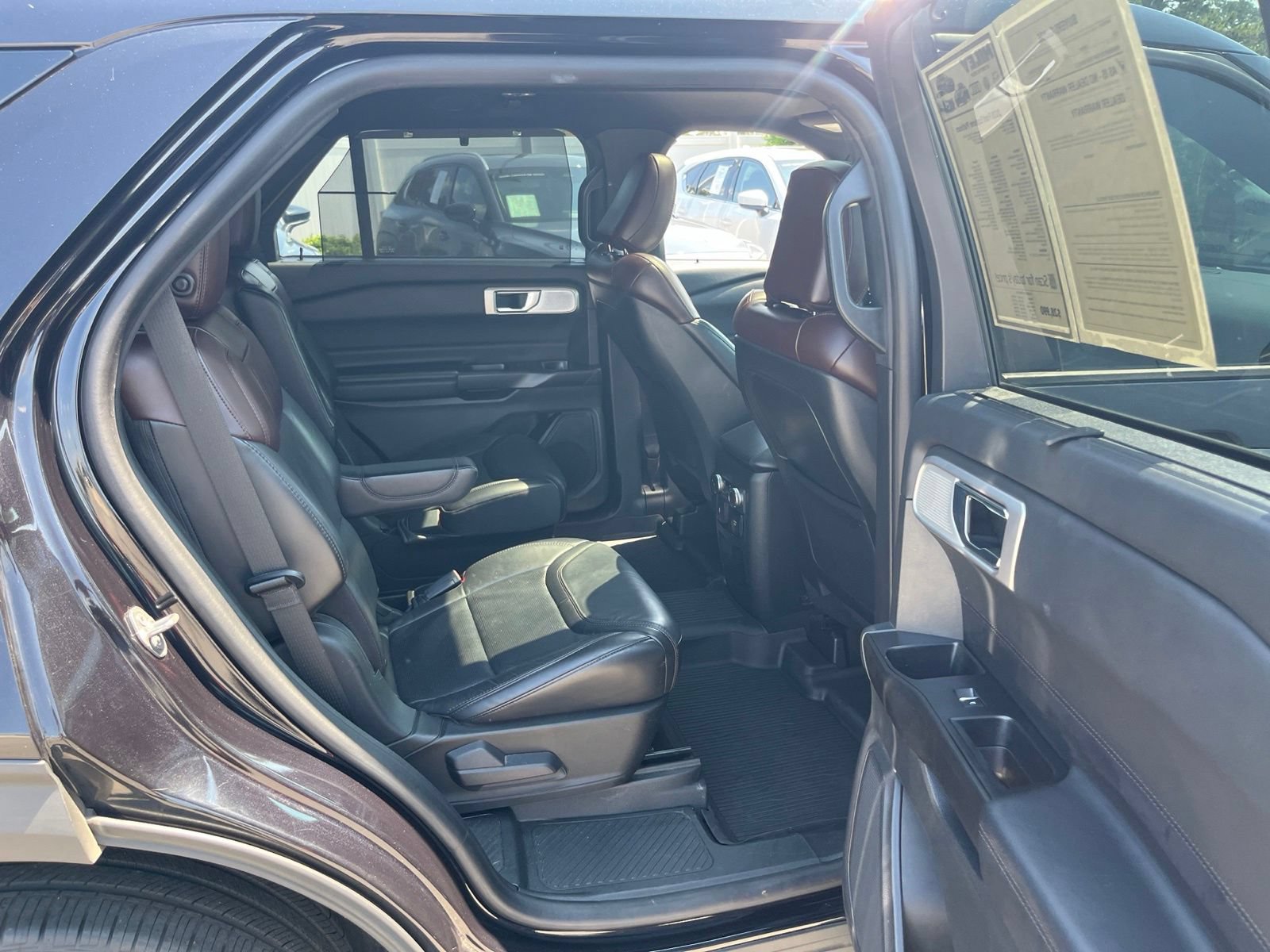 Used 2020 Ford Explorer Platinum w/ Premium Technology Package AWD/4WD image 35