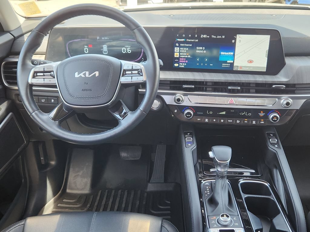 Certified 2024 Kia Telluride EX w/ EX Captain's Chair Package AWD/4WD image 13