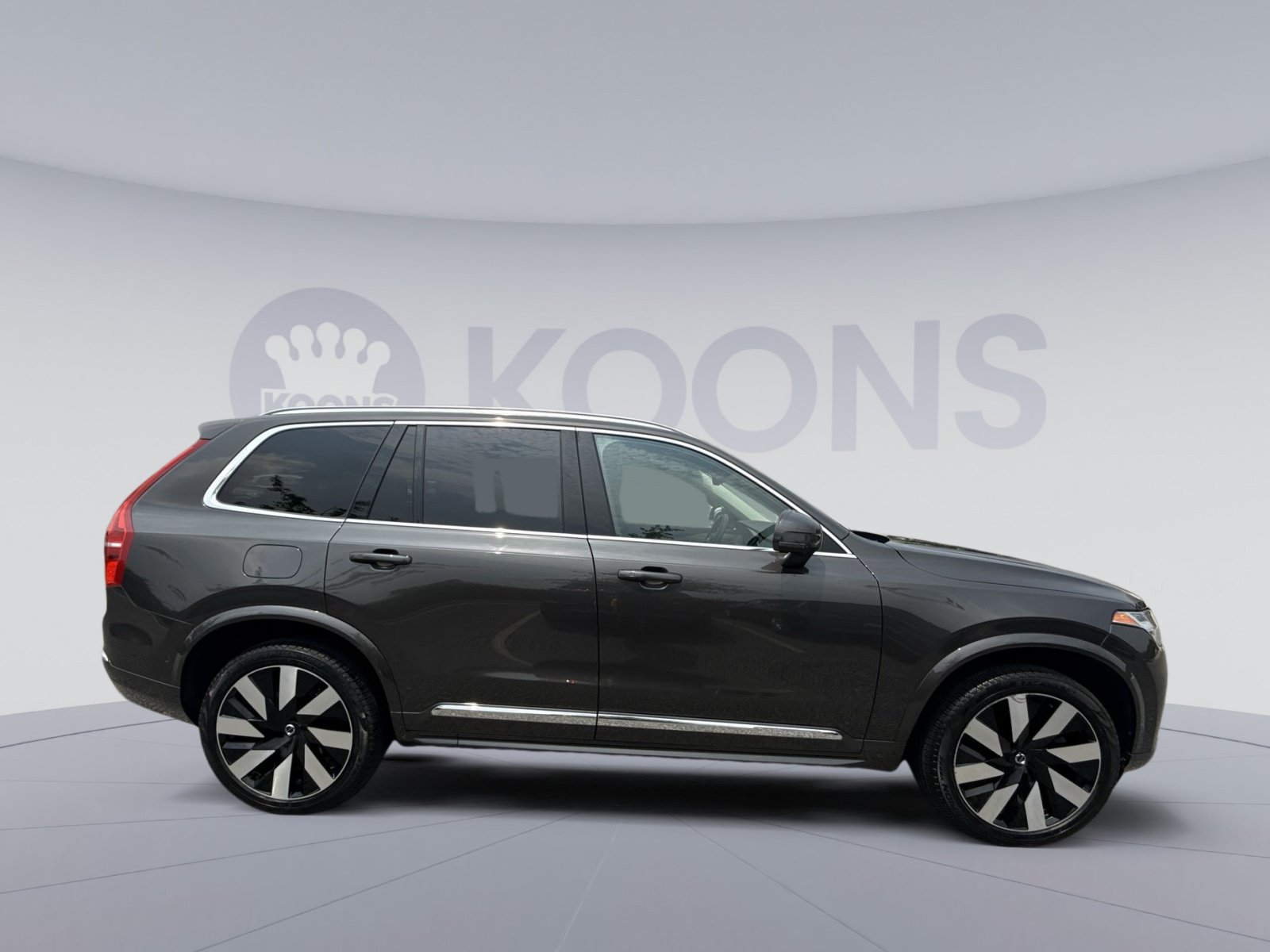 Used 2024 Volvo XC90 T8 Plus w/ Protection Package Premier AWD/4WD image 8