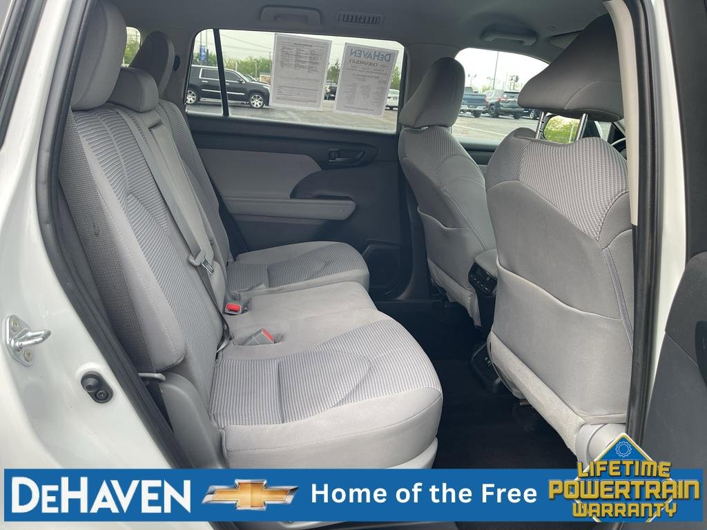 Used 2020 Toyota Highlander LE AWD/4WD image 26