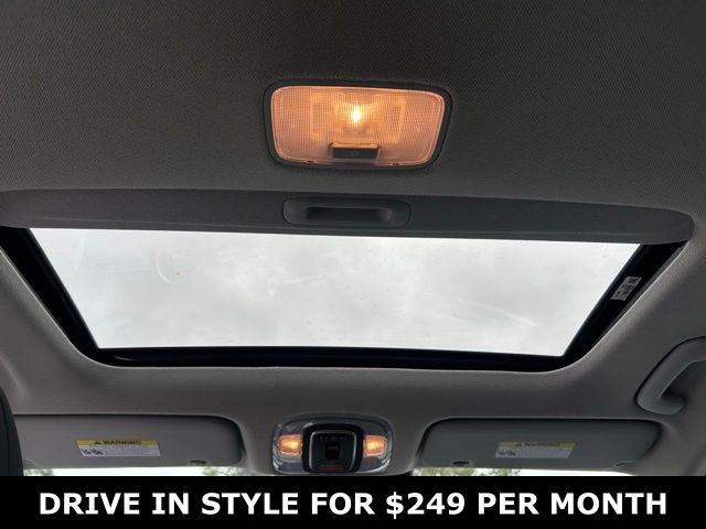 Used 2025 Hyundai Elantra SEL image 17