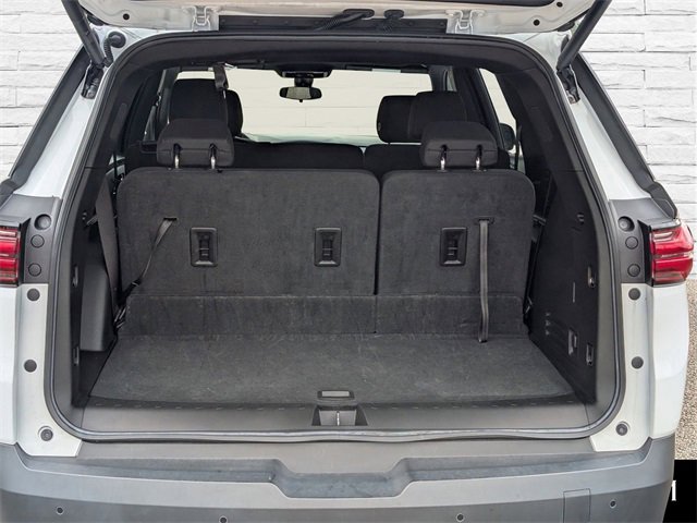 Used 2023 Chevrolet Traverse LT image 9