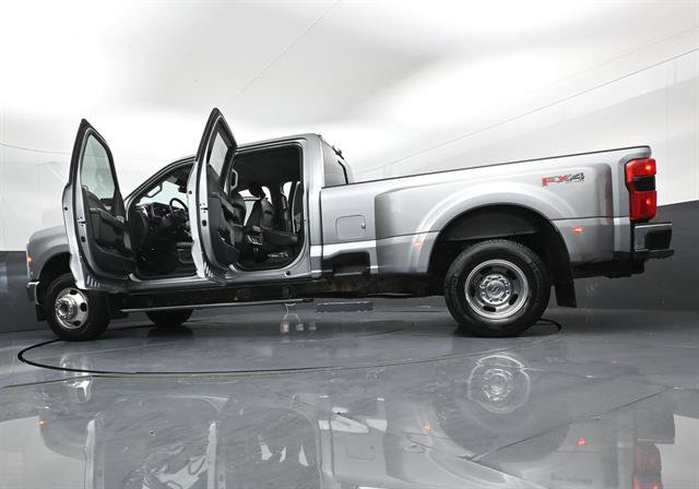 Used 2024 Ford F350 Lariat w/ Lariat Ultimate Package AWD/4WD image 48