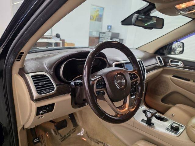 Used 2014 Jeep Grand Cherokee Overland w/ Advanced Technology Group AWD/4WD image 7