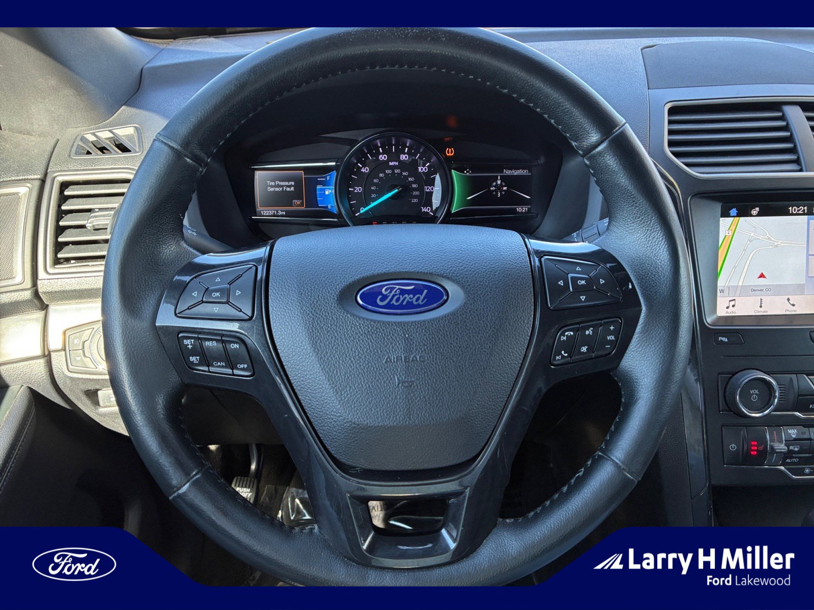 Used 2019 Ford Explorer XLT w/ Equipment Group 202A AWD/4WD image 9