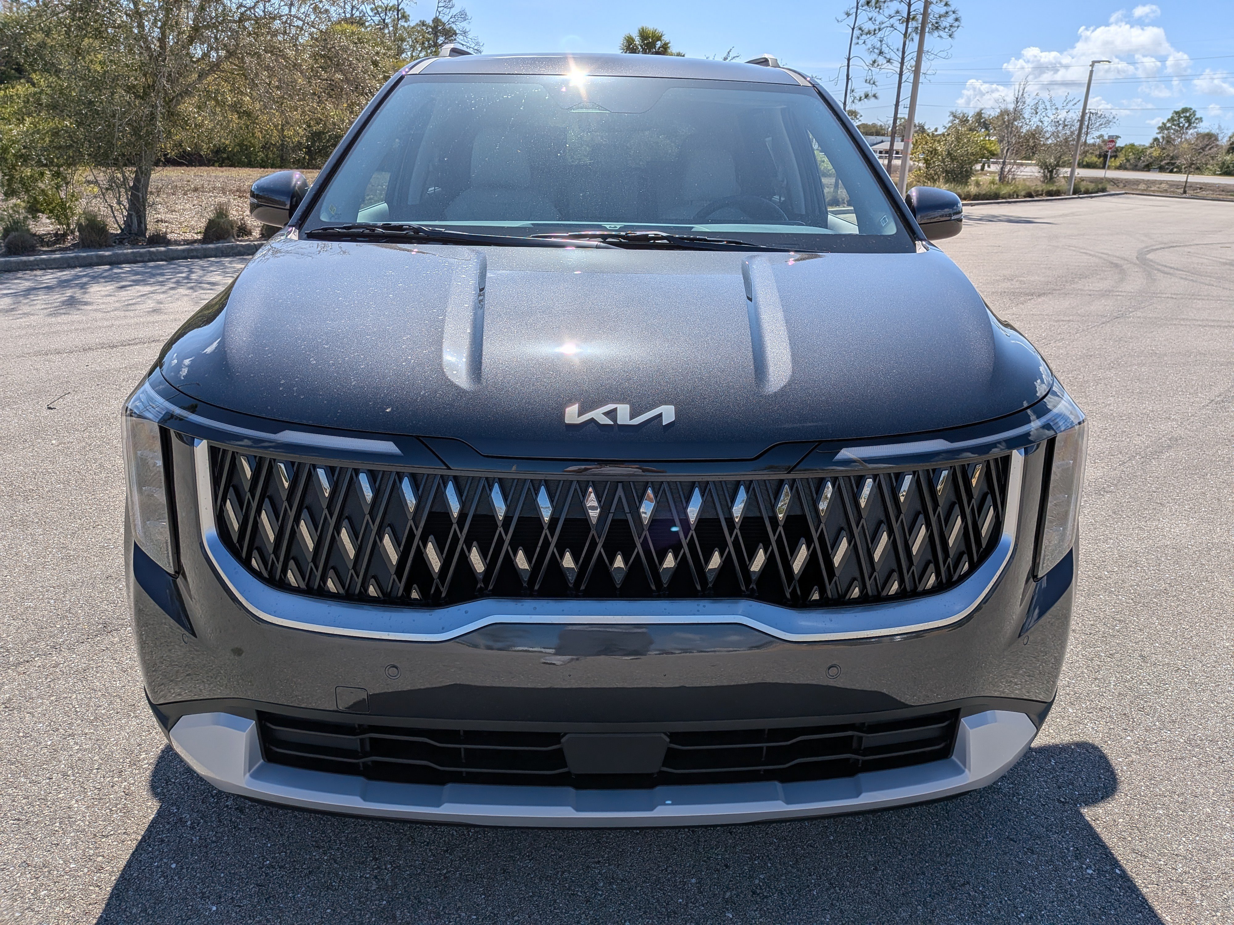 New 2026 Kia Carnival EX FWD image 3