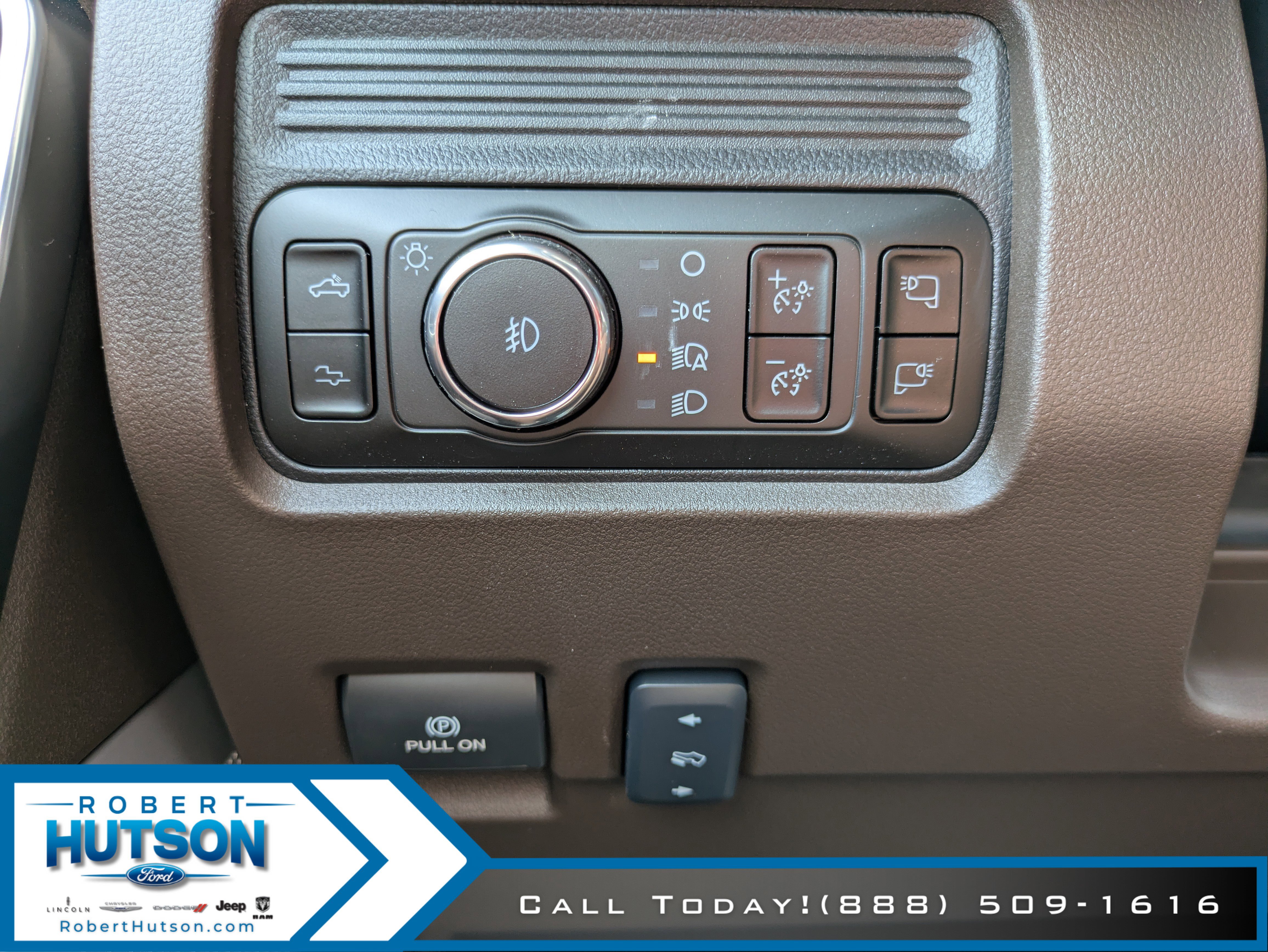 New 2025 Ford F350 King Ranch w/ Chrome Package image 31