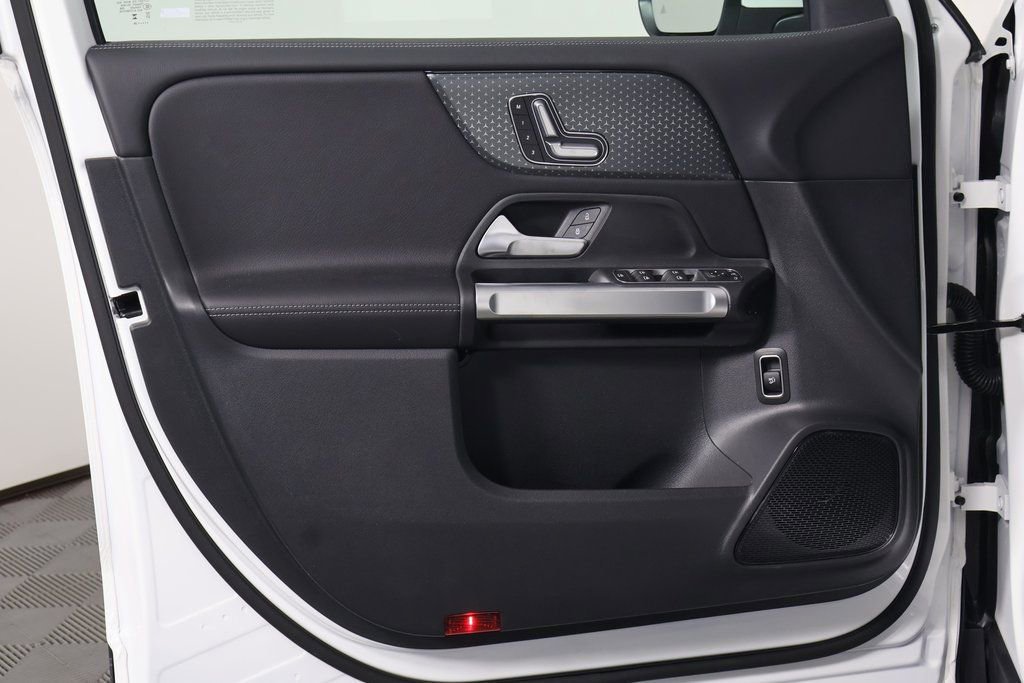 New 2026 Mercedes-Benz GLB 250 image 7
