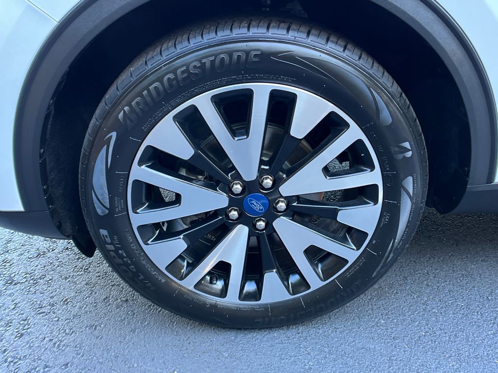 Used 2020 Ford Escape SE Sport image 23