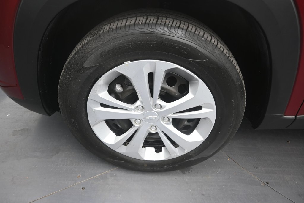 Used 2025 Chevrolet Trax LS FWD image 9