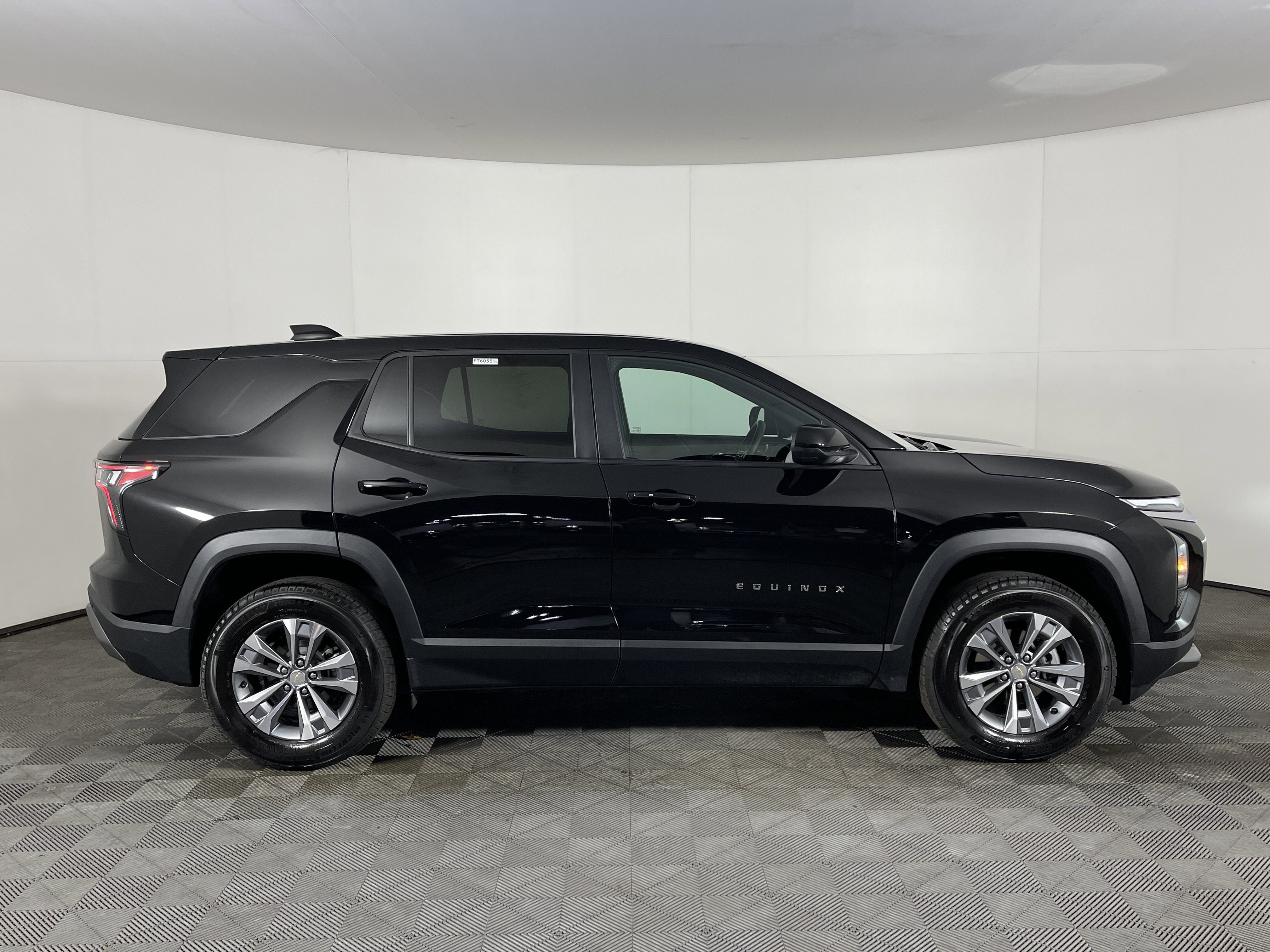 Used 2025 Chevrolet Equinox LT image 5