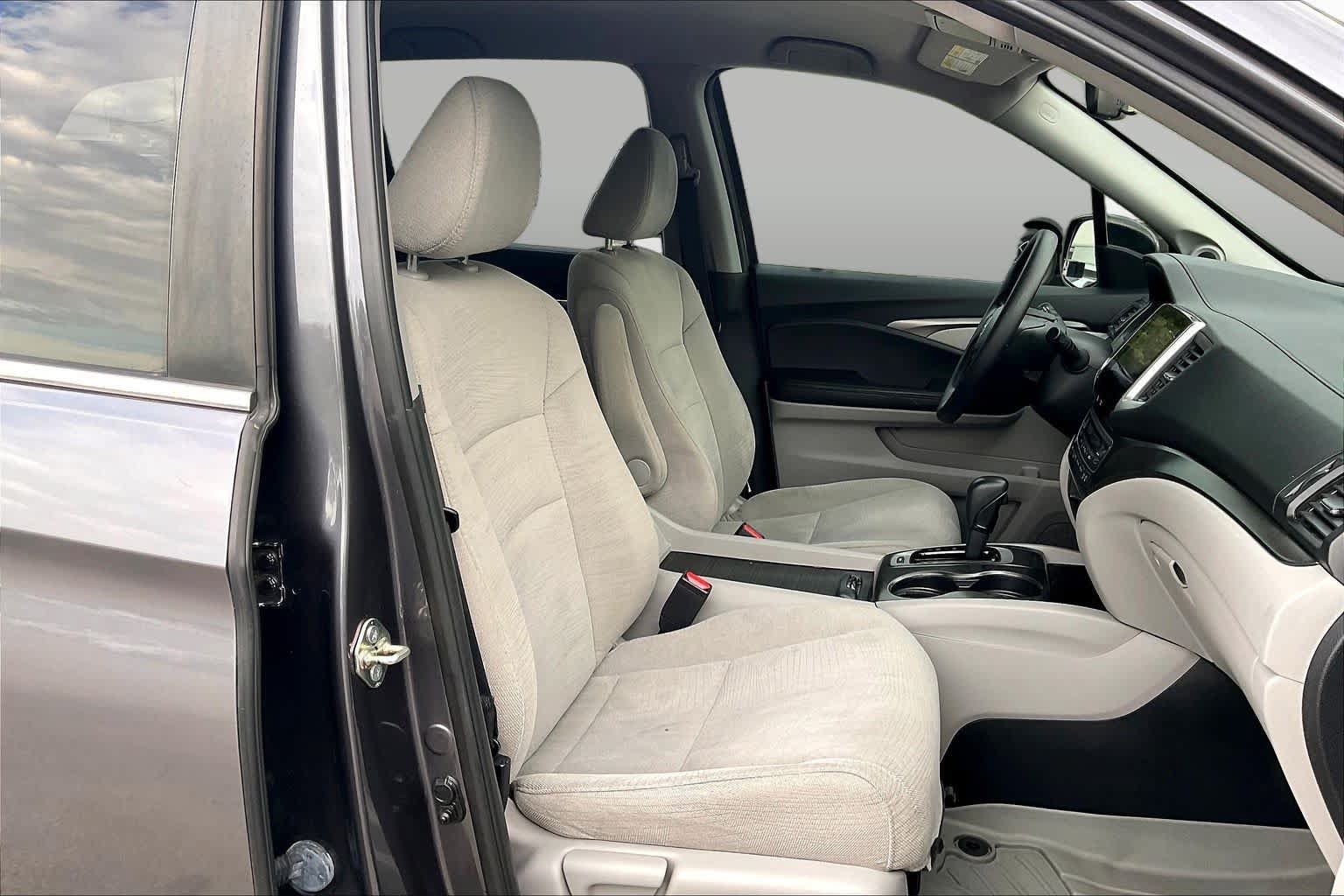 Used 2017 Honda Pilot EX image 9