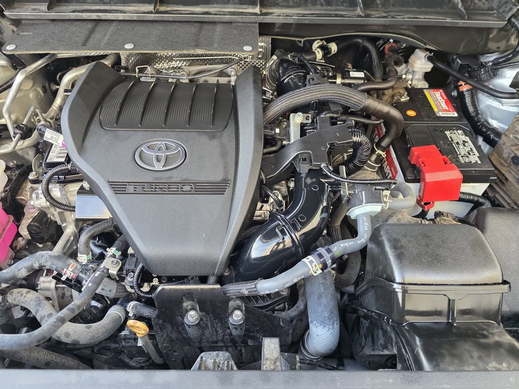 Used 2024 Toyota Highlander LE image 22