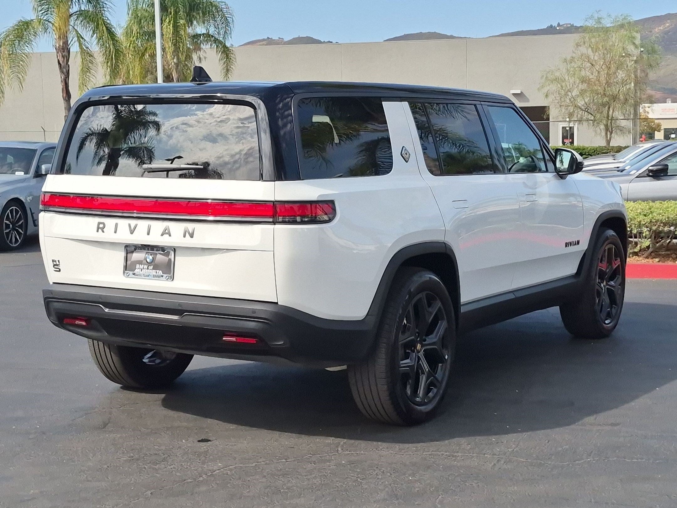 Used 2026 Rivian R1S Adventure AWD/4WD image 10
