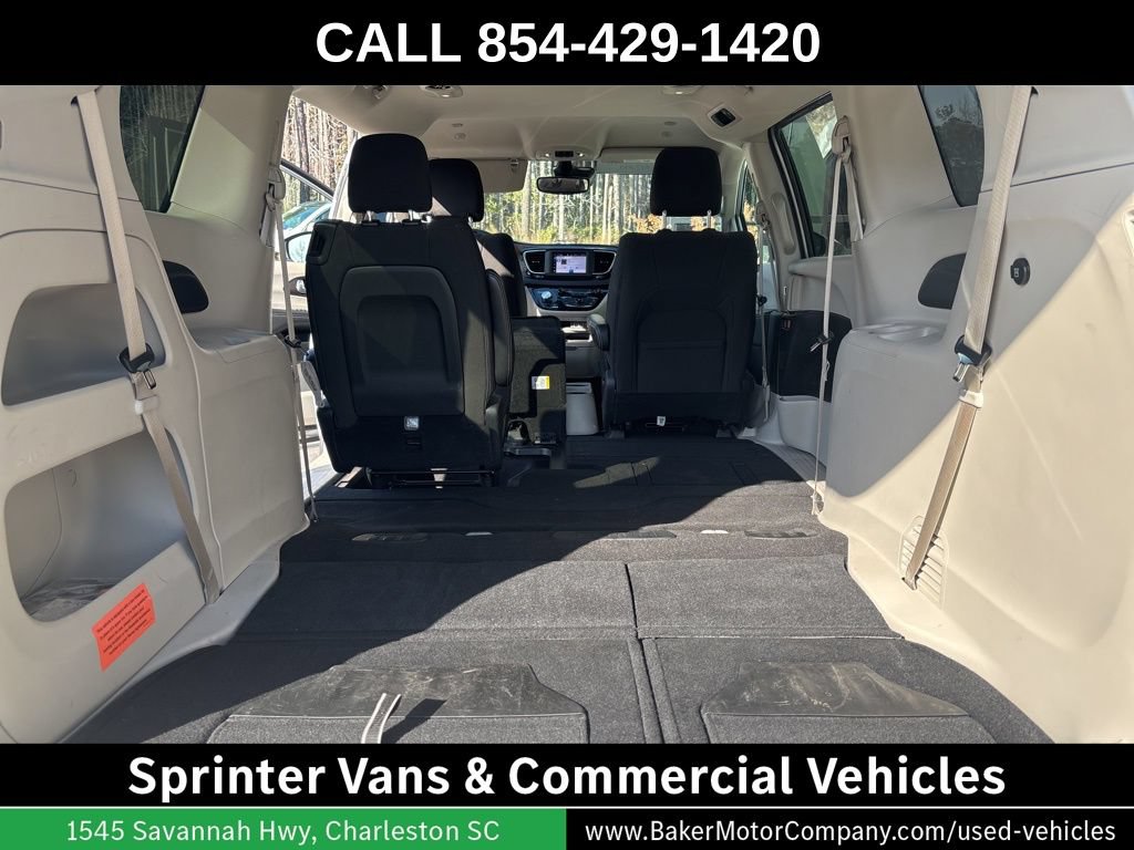 Used 2024 Chrysler Voyager LX FWD image 14