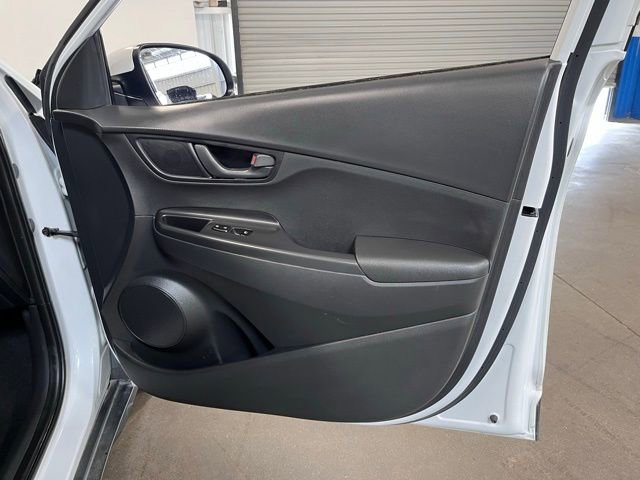 Used 2019 Hyundai Kona SE w/ Cargo Package FWD image 12