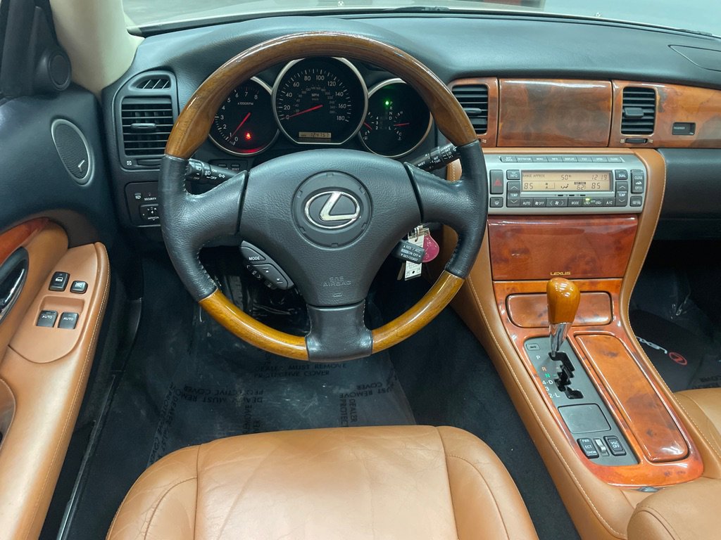 Used 2002 Lexus SC 430 Convertible image 28
