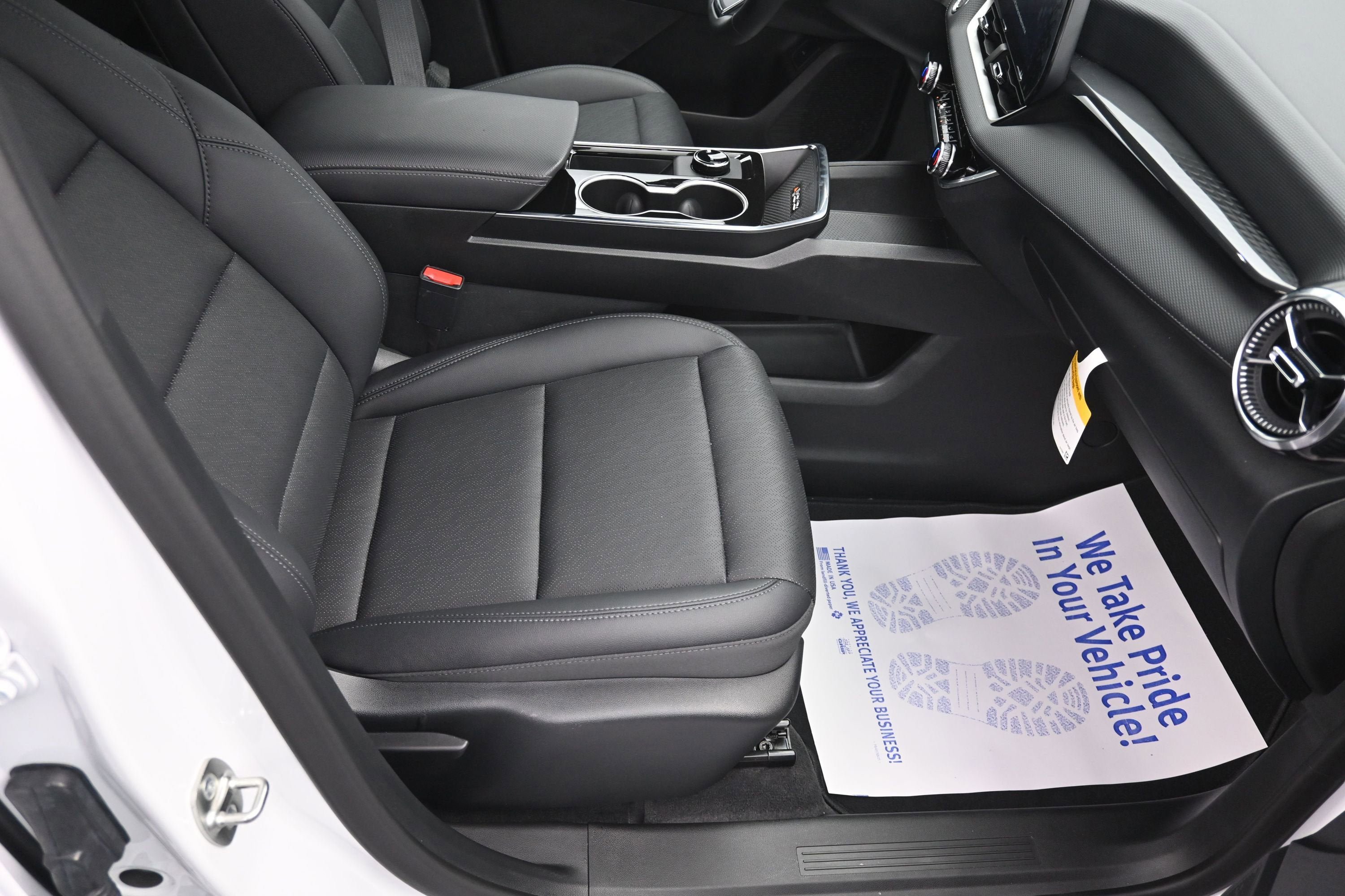 Used 2026 Chevrolet Equinox LT w/ Convenience Package II FWD image 33