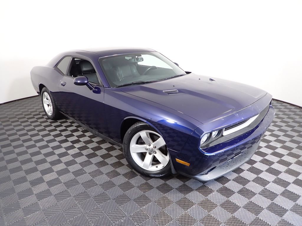 Used 2013 Dodge Challenger SXT Plus image 5