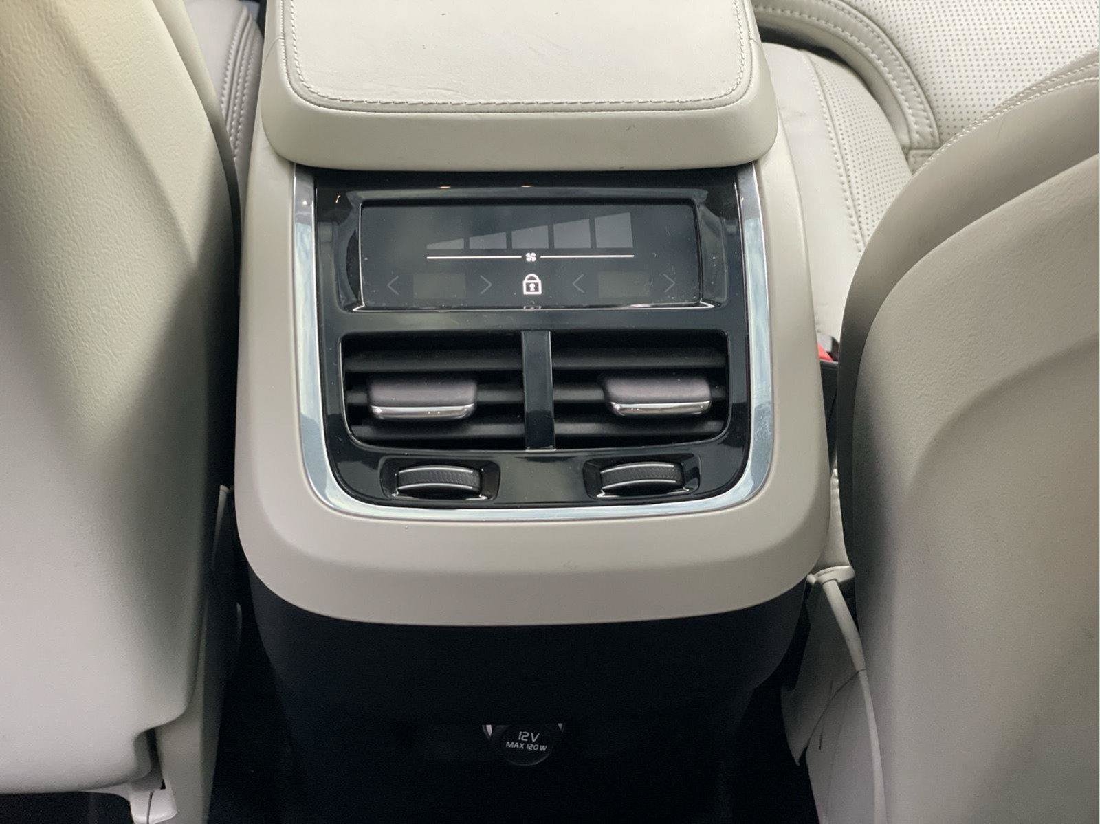 Used 2018 Volvo XC90 T6 Inscription w/ Convenience Package AWD/4WD image 16