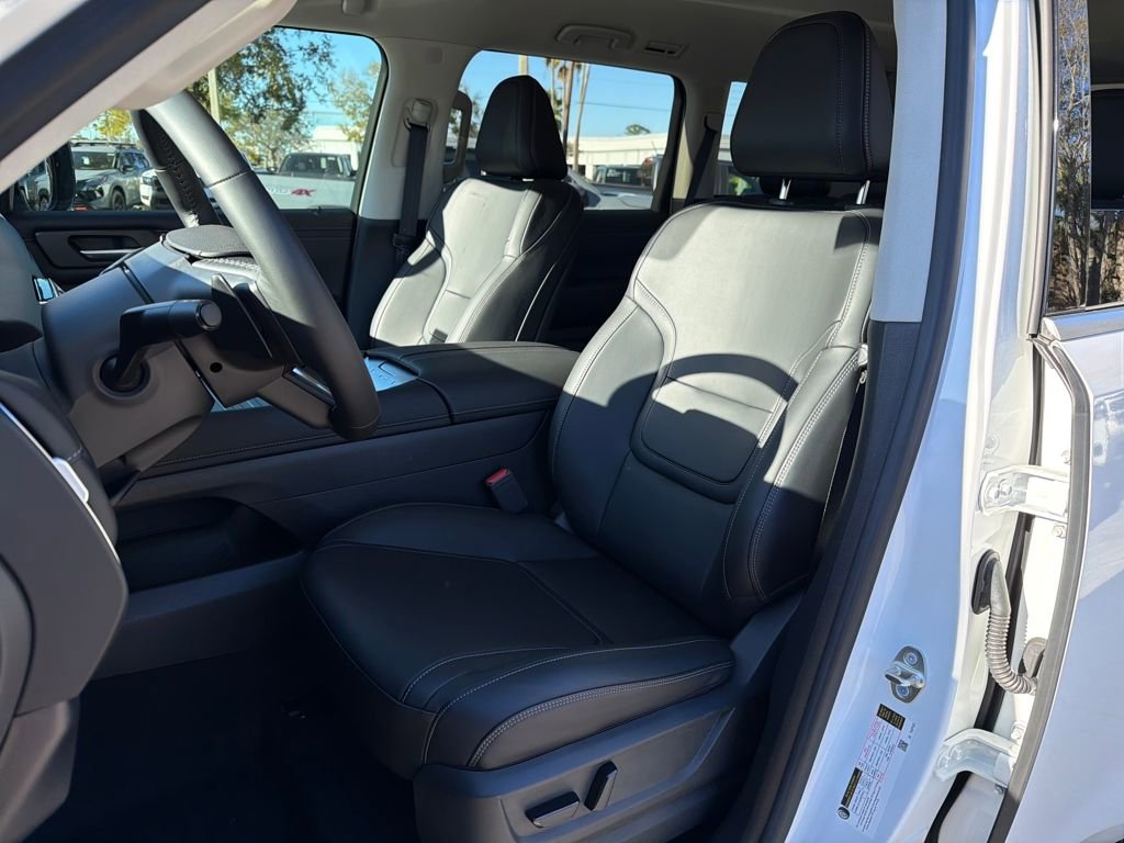 New 2026 Nissan Armada SV image 28