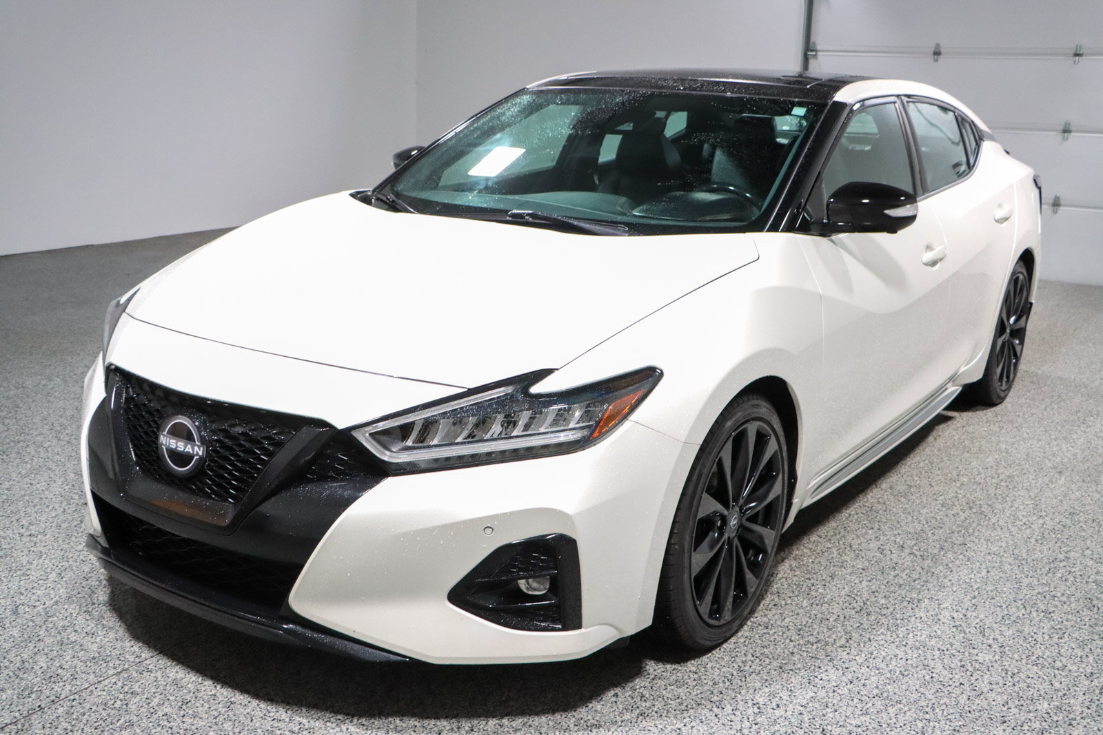 Used 2023 Nissan Maxima SR w/ Sport Mat Group FWD image 31