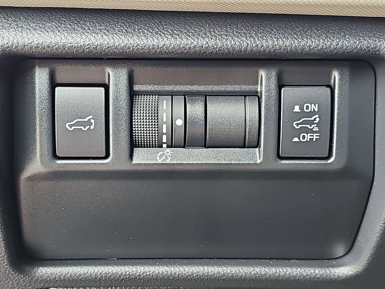 Certified 2025 Subaru Forester Premium AWD/4WD image 30