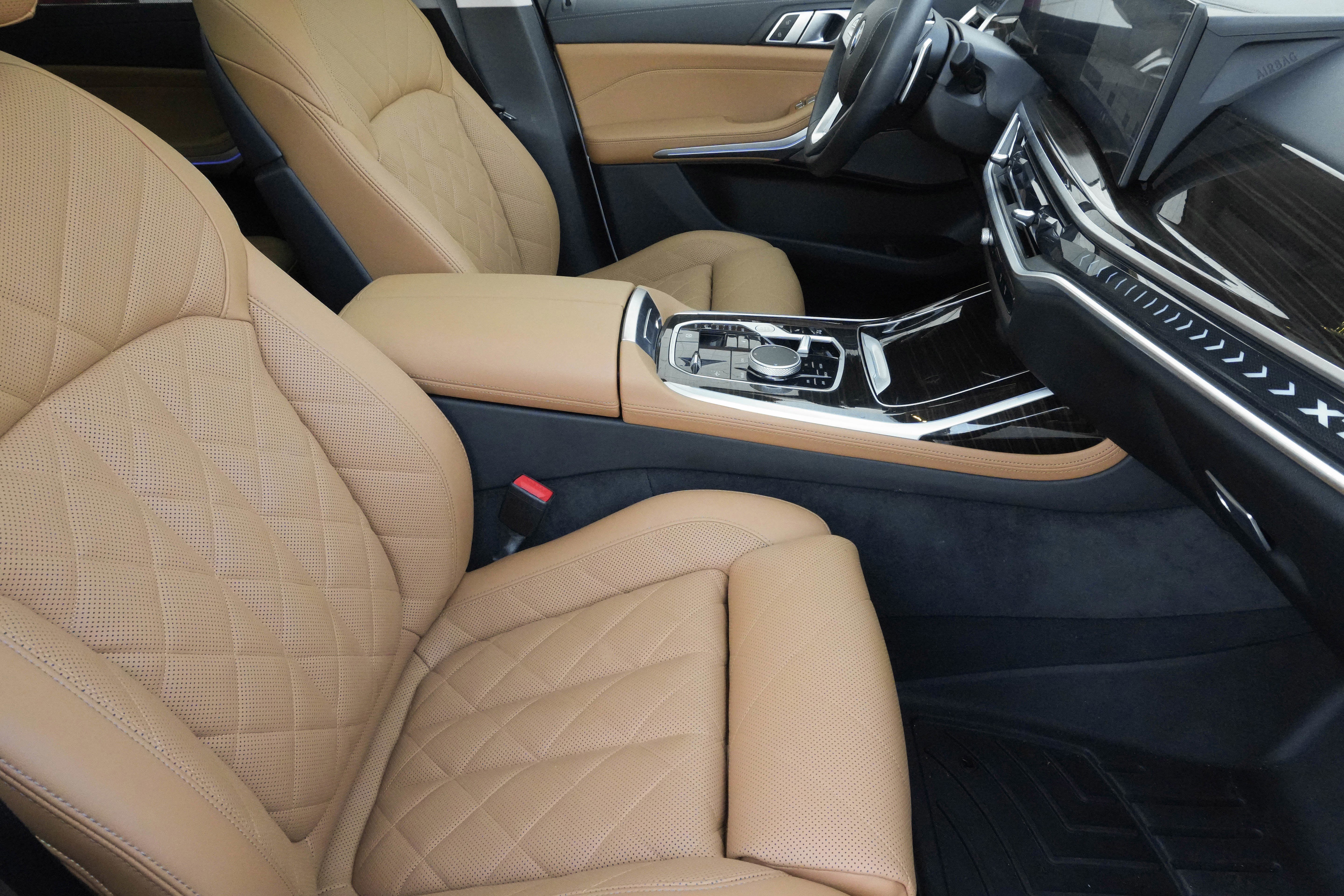 Certified 2025 BMW X7 xDrive40i image 10