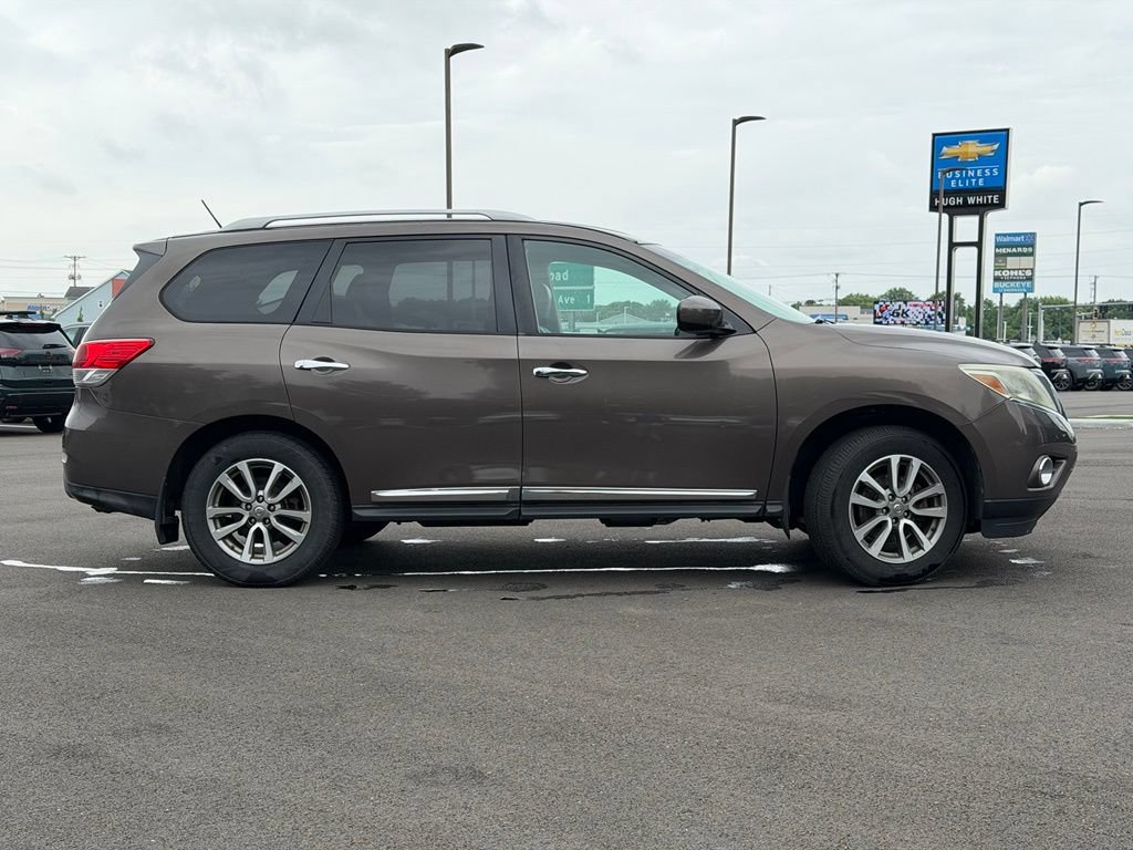 Used 2015 Nissan Pathfinder SL w/ Trailer Tow Package AWD/4WD image 6