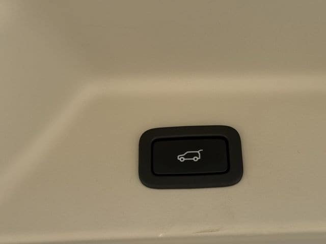 Used 2018 Land Rover Range Rover Supercharged AWD/4WD image 32