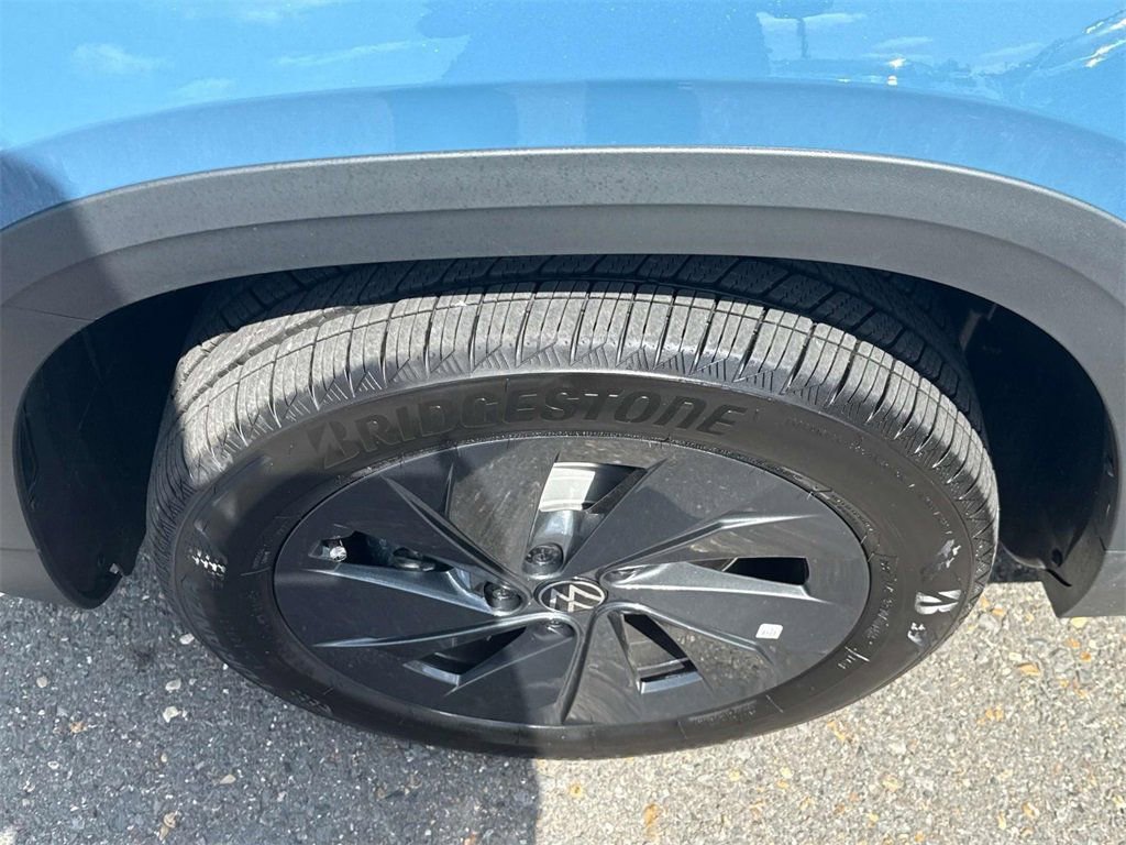 New 2025 Volkswagen Taos S image 6