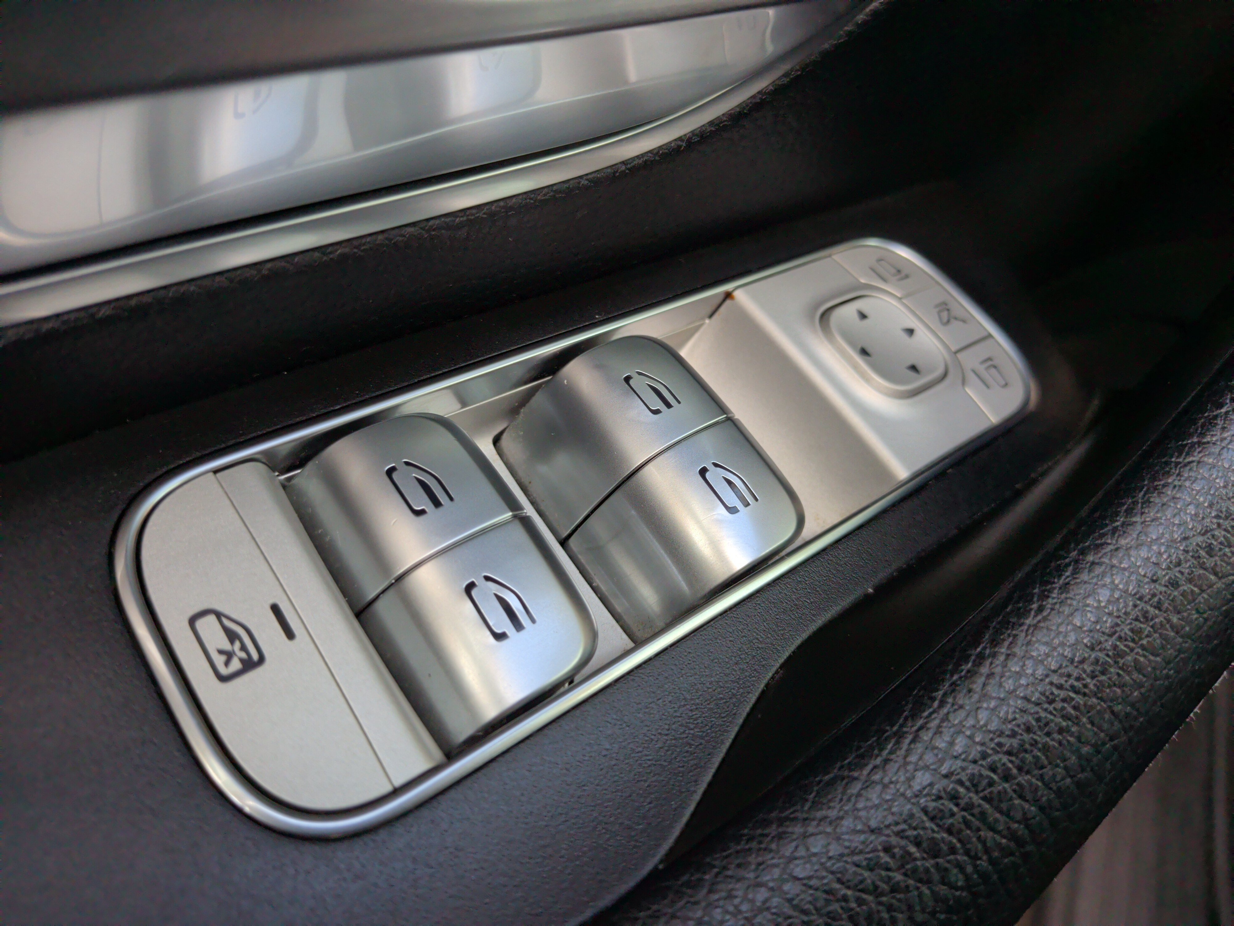 Used 2021 Mercedes-Benz GLE 350 4MATIC image 30