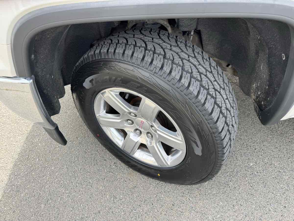 Used 2015 GMC Sierra 1500 SLT w/ Suspension Package, Off-Road image 33