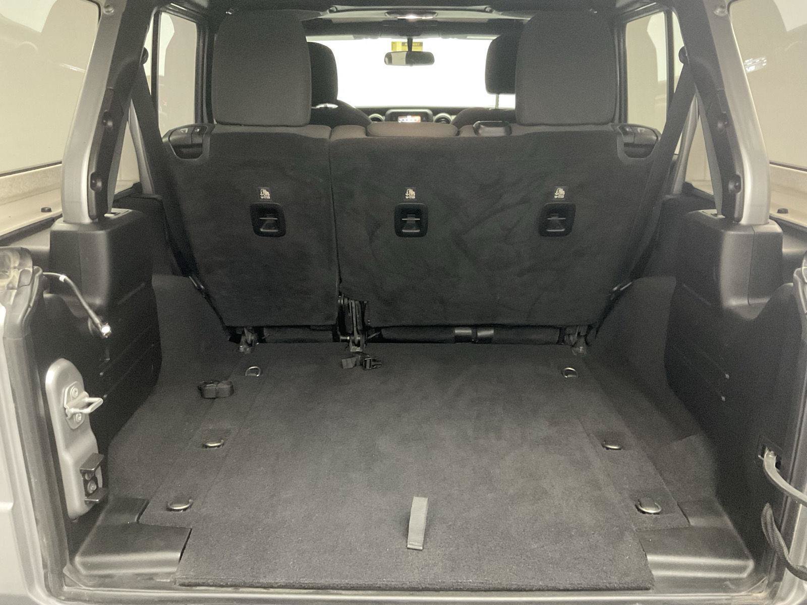 Used 2018 Jeep Wrangler Unlimited Sport AWD/4WD image 25