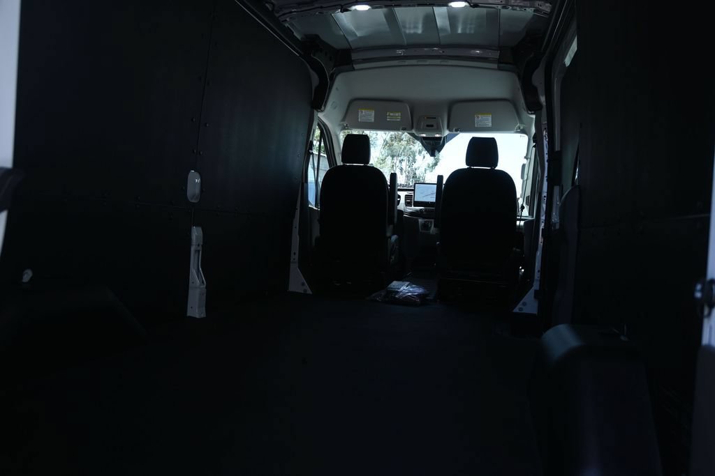 New 2026 Ford E-Transit 148 Medium Roof w/ Load Area Protection Package RWD image 5
