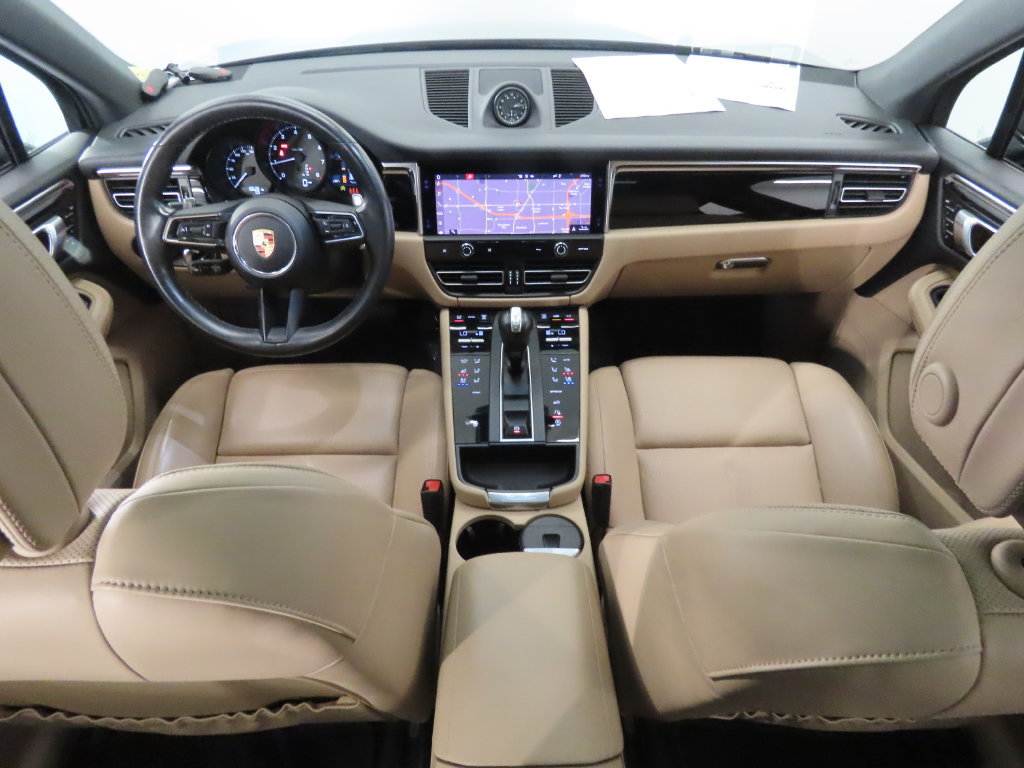 Certified 2023 Porsche Macan AWD/4WD image 14