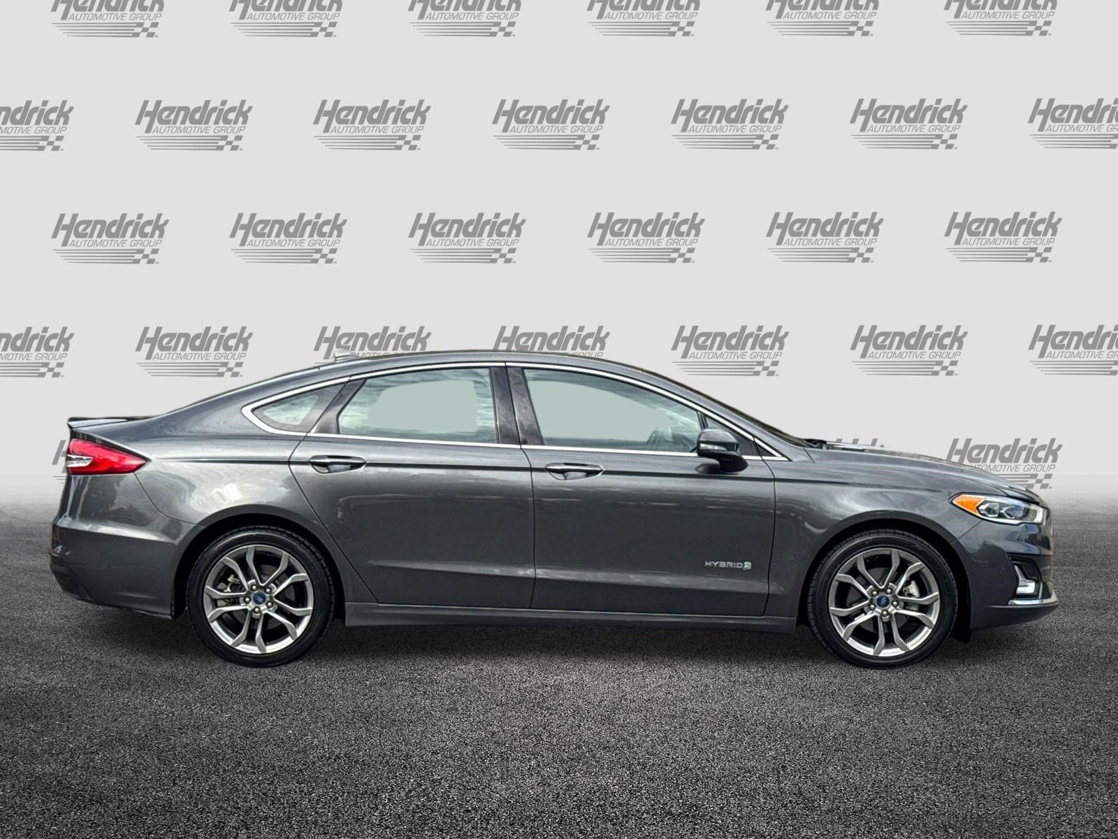 Used 2019 Ford Fusion Titanium FWD image 3