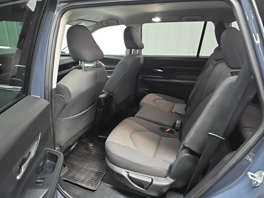 Used 2025 Toyota Grand Highlander AWD image 32