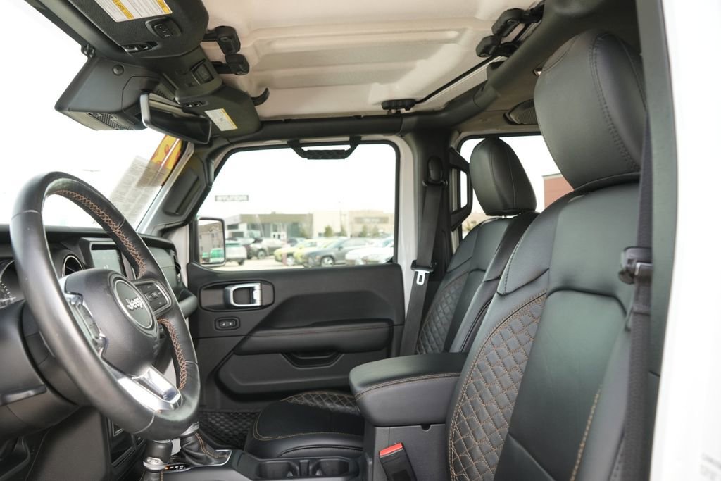 Used 2023 Jeep Wrangler Unlimited Sahara image 25