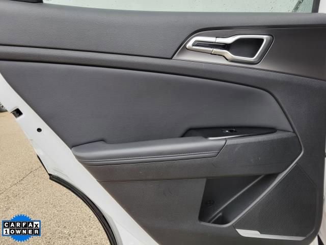 Used 2023 Kia Sportage EX image 8