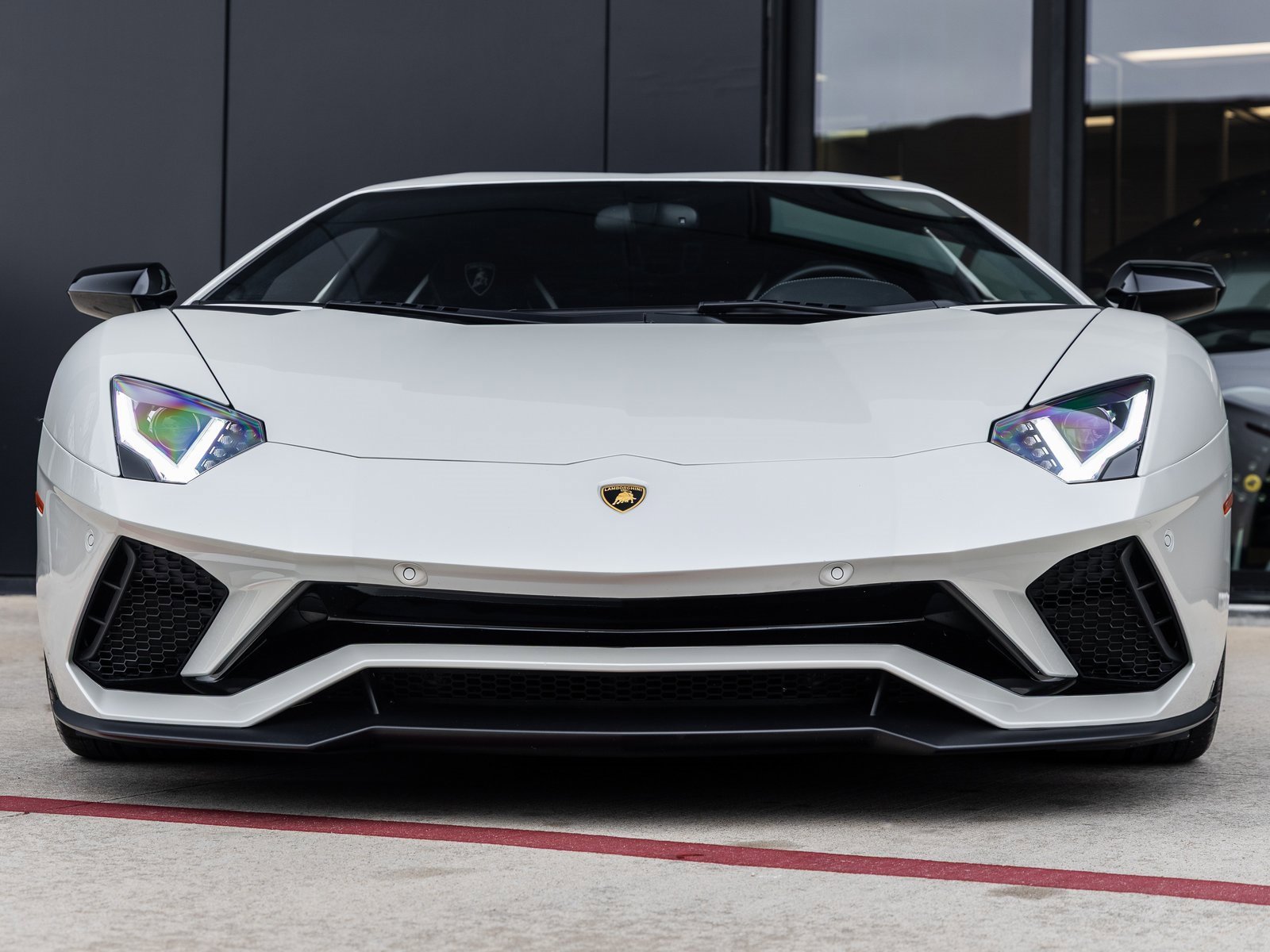 Used 2018 Lamborghini Aventador S image 5
