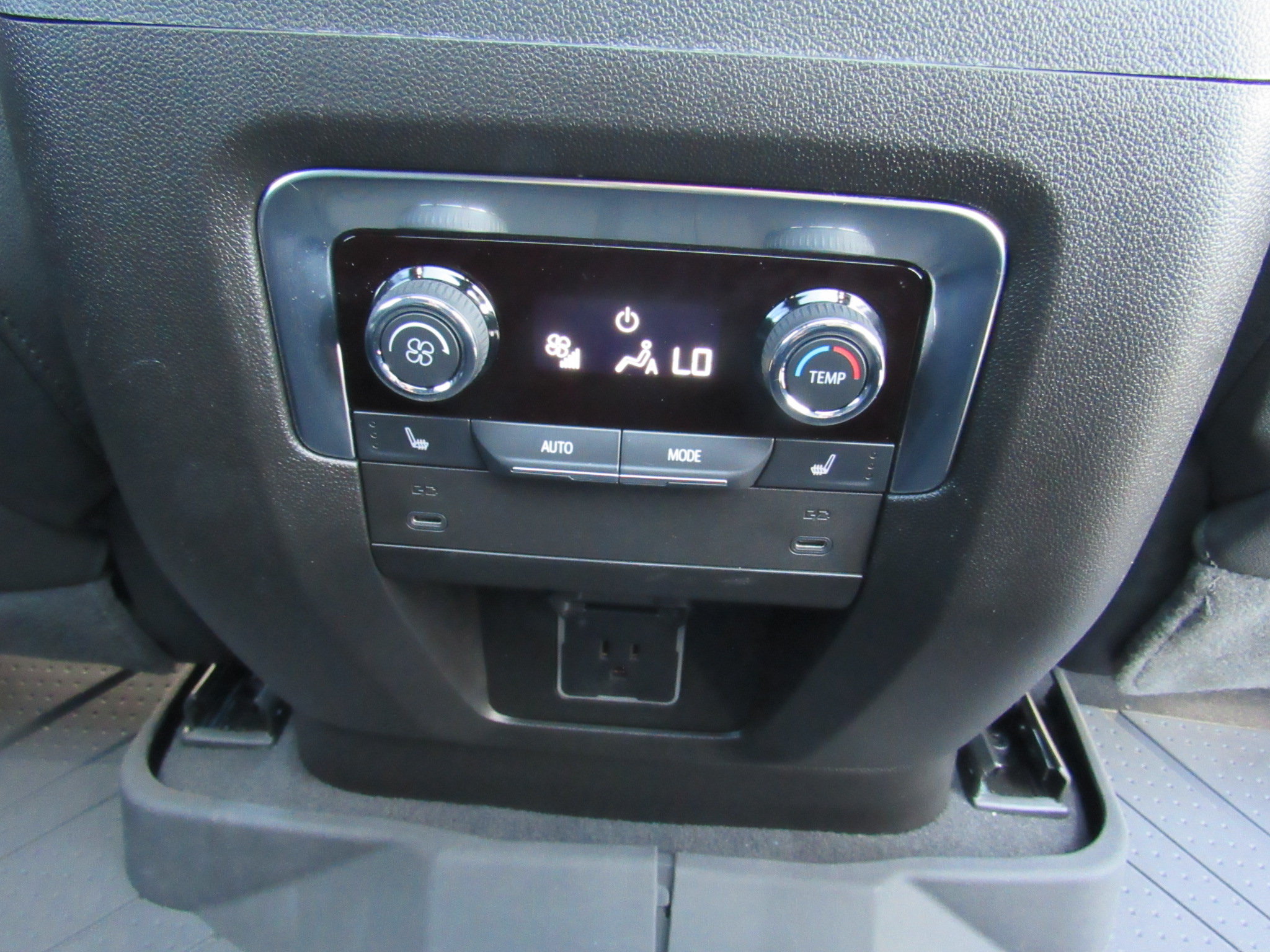 Used 2025 Chevrolet Tahoe RST w/ RST Capability Package AWD/4WD image 36