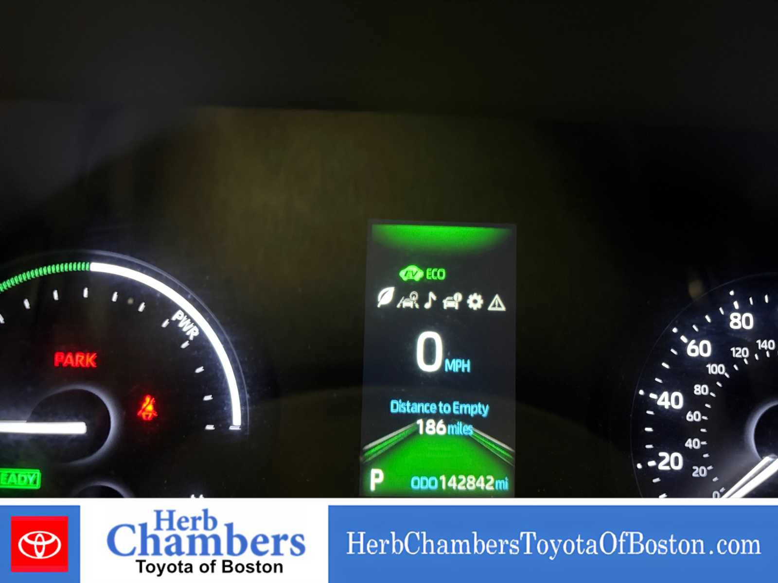 Used 2023 Toyota Sienna LE AWD/4WD image 4